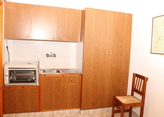 Maleatis Apollo Pensionat Kosmás